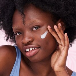 Rose Face Cream - Hyalüronik Asit İçeren Nemlendirici Yüz Kremi