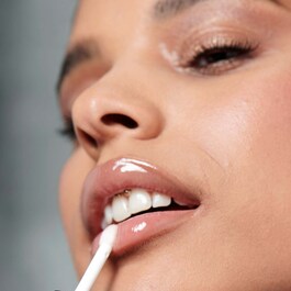 Outrageous Plump Effect Gloss - Dolgunlaştırıcı Dudak Parlatıcısı