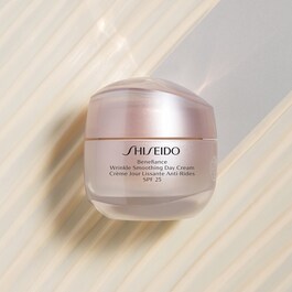 Benefiance - Kırışıklık Düzeltici Yaşlanma Karşıtı Gündüz Kremi SPF25