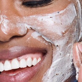Lotus Youth Preserve Rescue Mask - C Vitaminli Parlaklık Açığa Çıkarıcı Maske