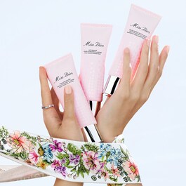 Miss Dior Rose Granita Shower Milk - Eksfoliye Edici Vücut Sütü