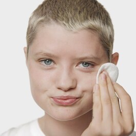 3-Step Skin Care System - 2. Adım: Hassas Cilt Görünümü İçin Arındırıcı Losyon