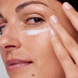 Smart Clinical Repair™ - Kırışıklık Düzeltici Göz Kremi
