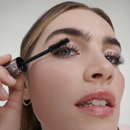 Size Up Waterproof Mascara - Suya Dayanıklı Anında XL Hacim Veren Maskara