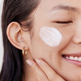 Lotus Face Cream - Nilüfer İçeren Kırışıklık Karşıtı Gündüz Kremi