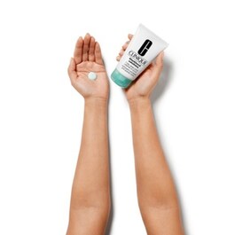 BLACKHEAD SOLUTIONS 7 DAY SCRUB & GÖZENEK TEMİZLEYİCİ
