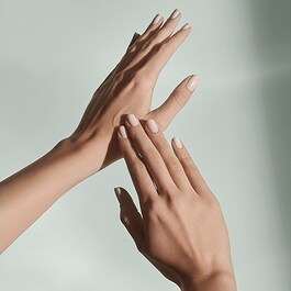 The Hand Treatment - El Kremi
