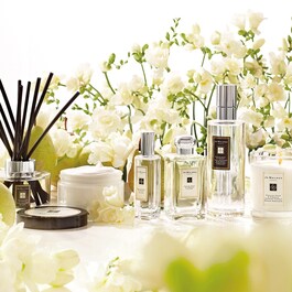 English Pear & Freesia - El Vücut Losyonu