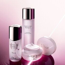 Capture Totale C.E.L.L. ENERGY - Sıkılaştırıcı & Kırışıklık Karşıtı Göz Kremi