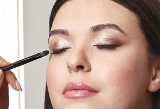 45 Dakika &Uuml;cretli Makyaj Servisi